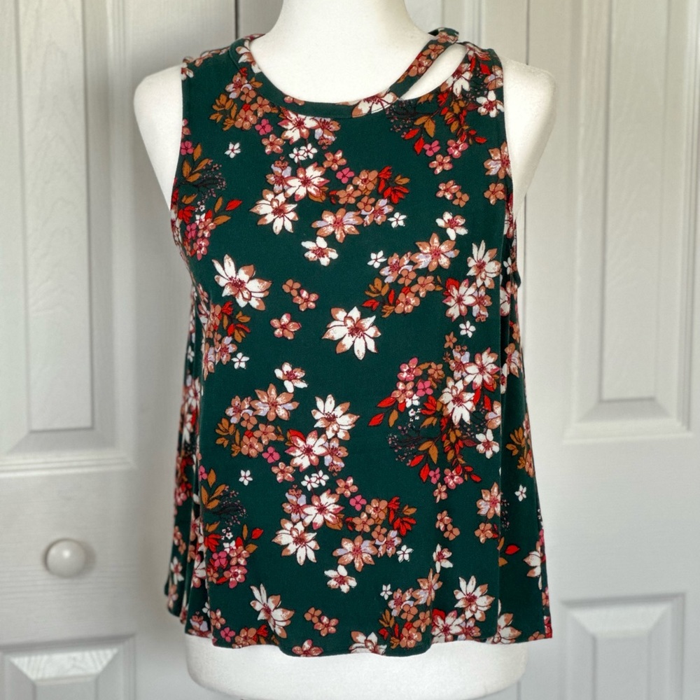 Sophie Rue from stitch fix green floral flowy tank asymmetrical